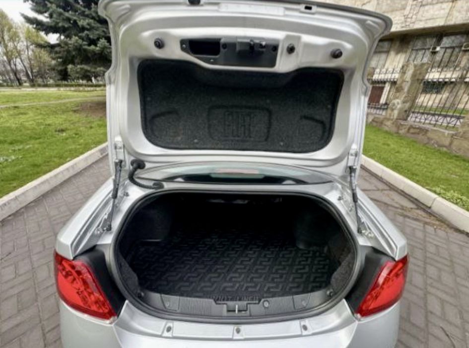 Пробег 9 тыс, состояние новай машины.