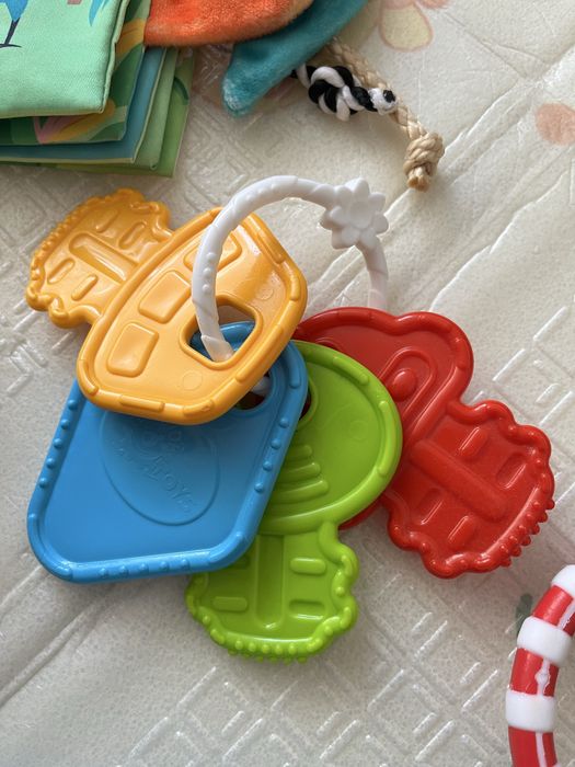 Лот дитячих іграшок для немовлят