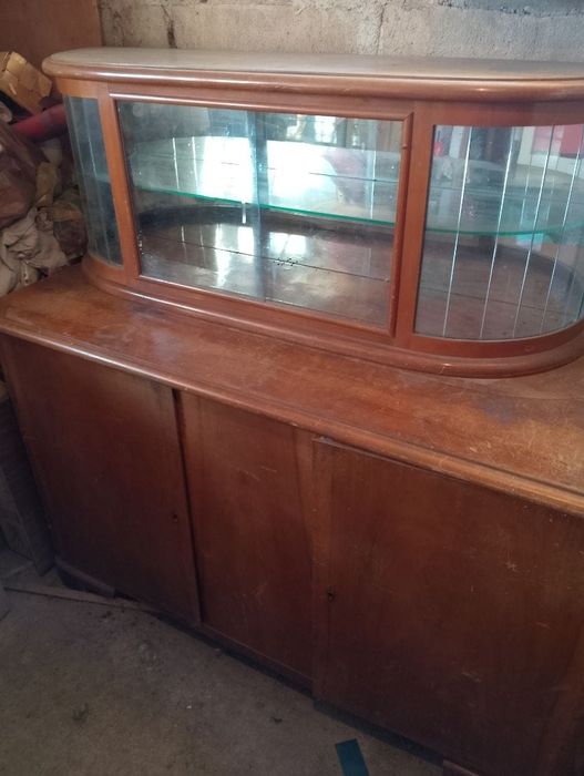 Kredens PRL do renowacji