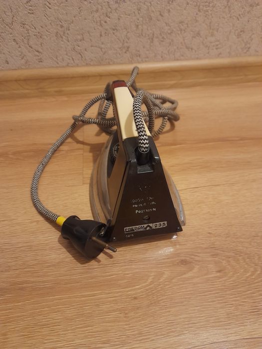 Żelazko predom dezamet  235