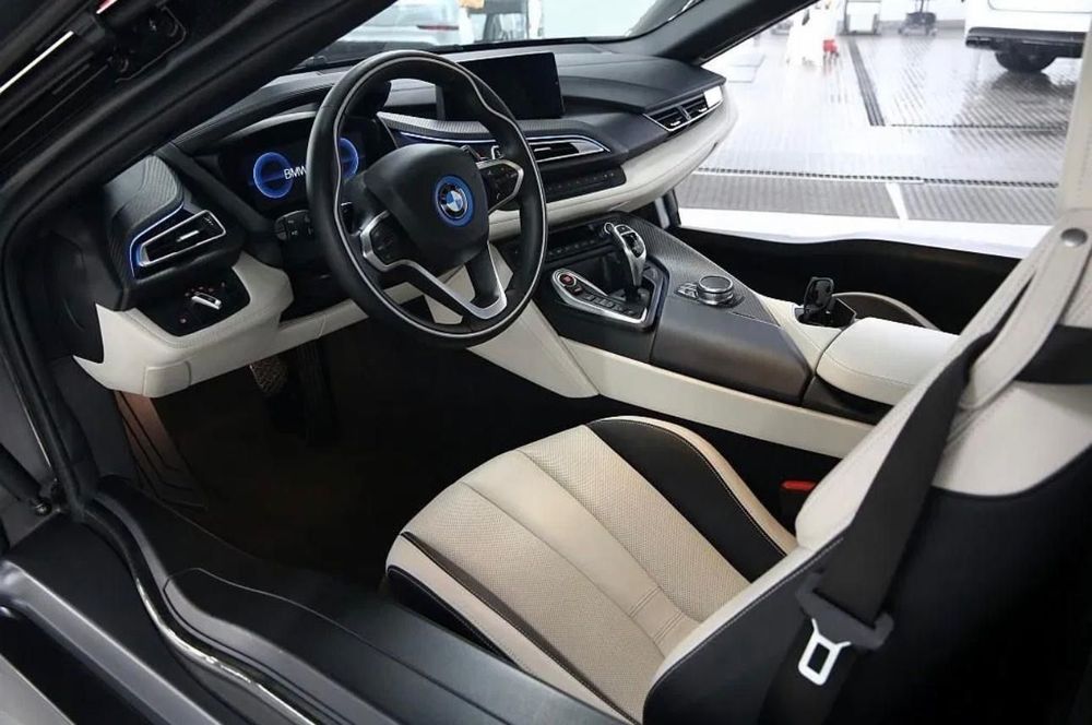 BMW i8 Roadster