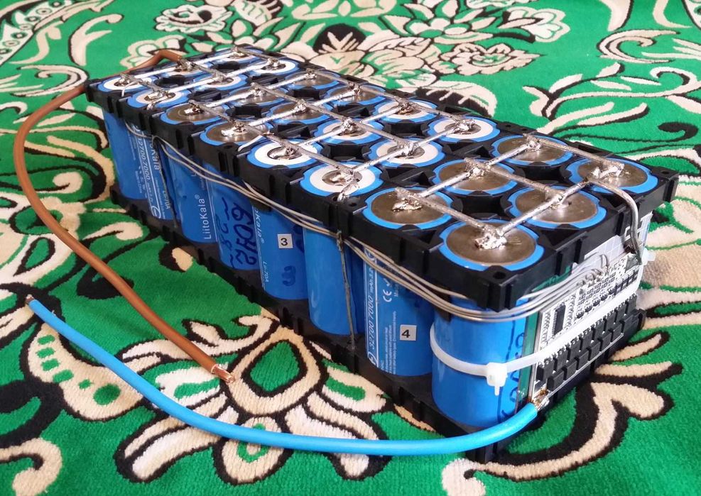 Аккумулятор з БМС, батарея 12V 42Ач 4S6P на LiFePO4 Liitokala Lii-70A