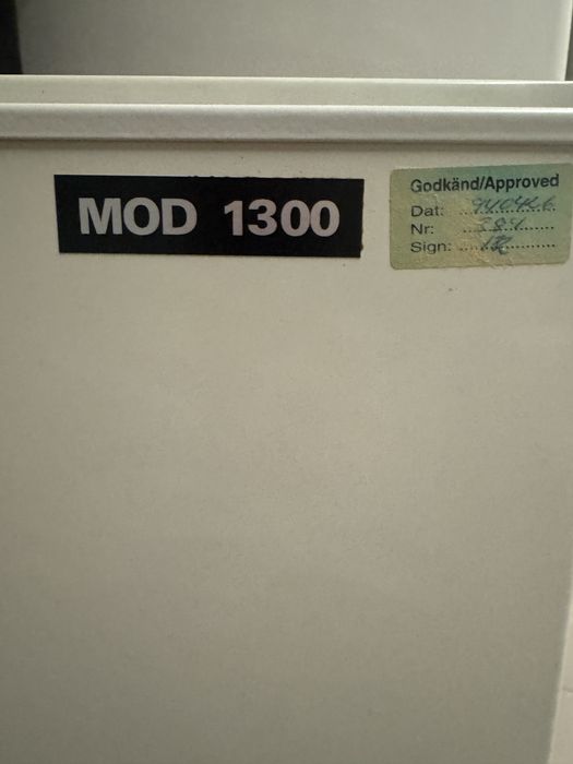 Cofre com chave em perfeito funcionamento