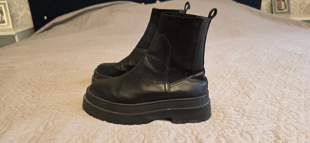 Botki Szybety na platformie