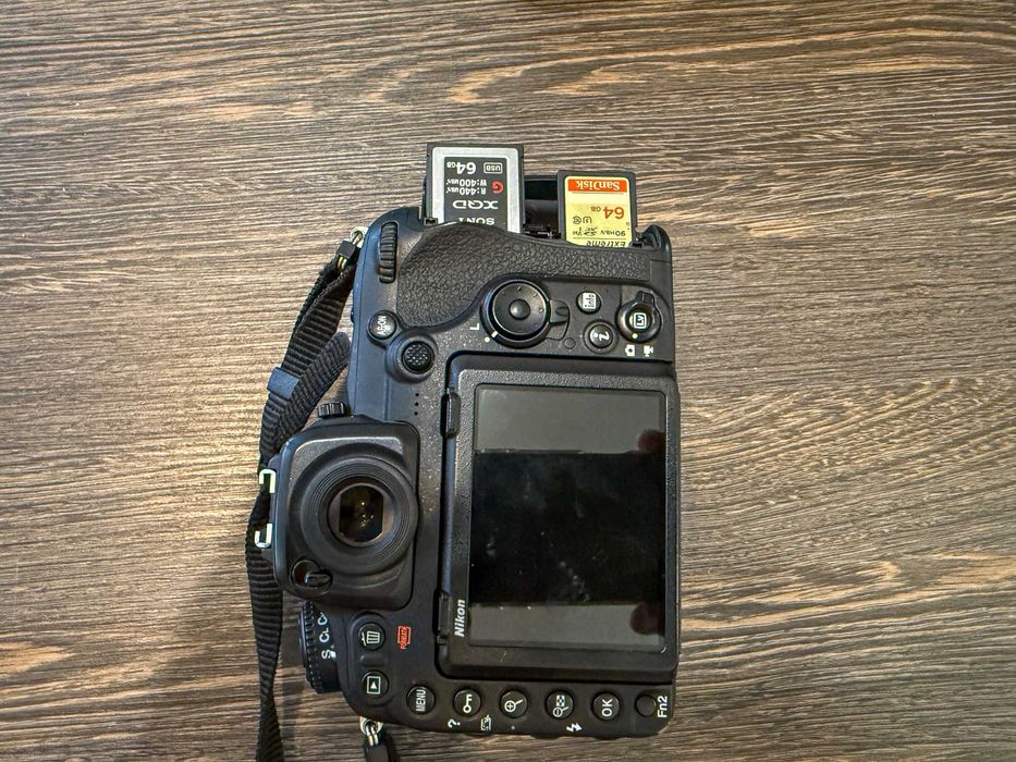 Aparat Nikon D500 + grip+2 karty+ dod. bateria+ładowarka