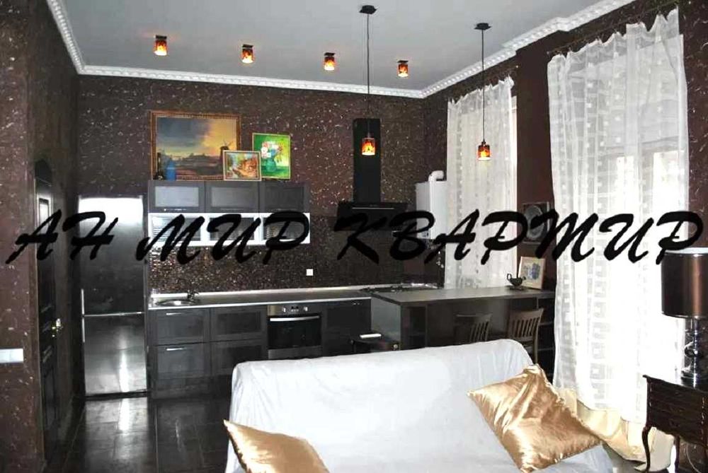 Березовий сквер! Шикарна 3-х кімнатна з каміном!