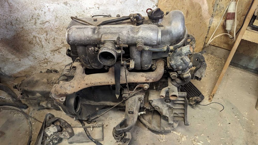 Мотор з мерседеса  чемодана 2.0 дізель w123 та коробка в зборі