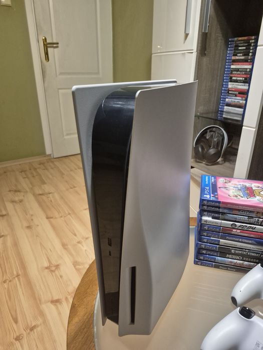 PlayStation 5 Ps5 z napędem. Stan idealny. Pad, gry