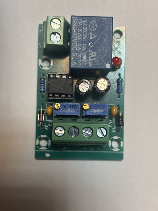 XH-M601 Контролер заряду 12V