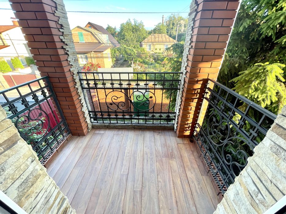 Будинок-герой, бо ж єдиний в своєму роді! 6 кімн. + гостьовий + гараж!