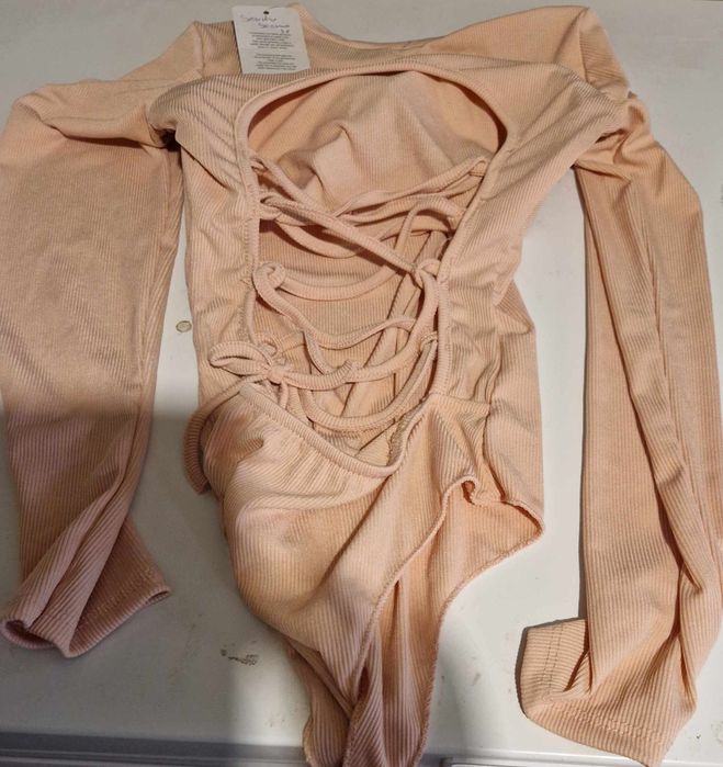 Vendo bodys novos de mulher