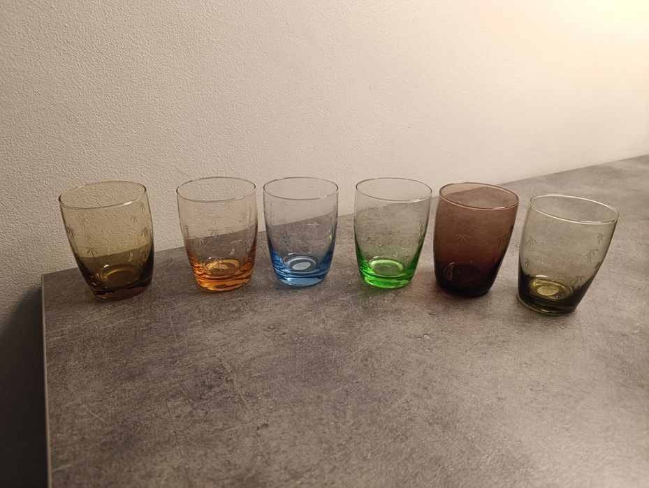 Komplet szklanek z czasów PRL