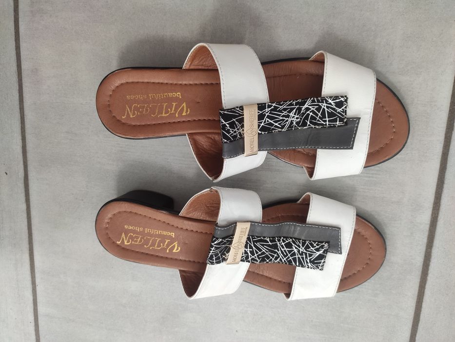 Женские босоножки на каблучке