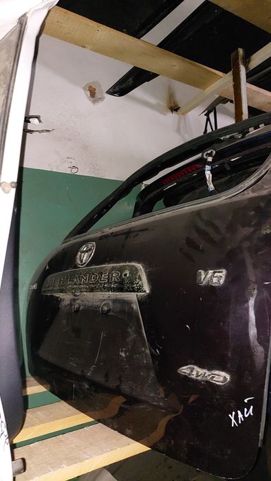 Toyota Highlander 08-13г.в крышка багажника ляда под ремонт