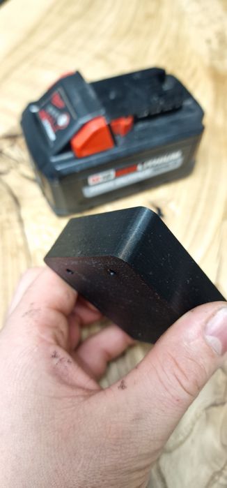 Uchwyt na akumulatory Milwaukee M18 M14