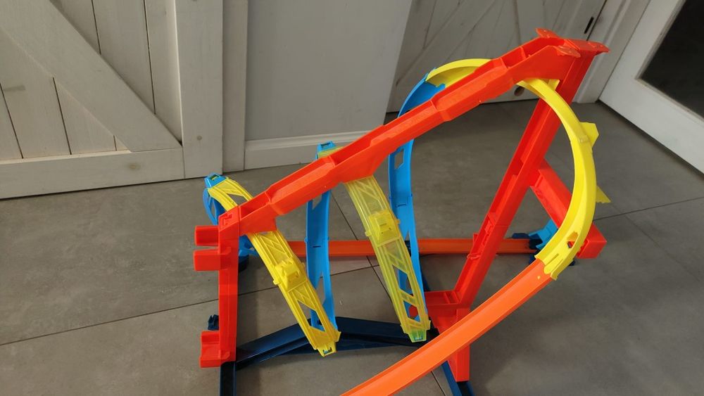 Tor wyścigowy pętla hot wheels