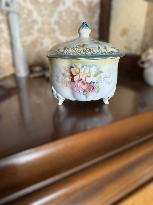Caixa com  decoração flores, porcelana SETO - AICHI