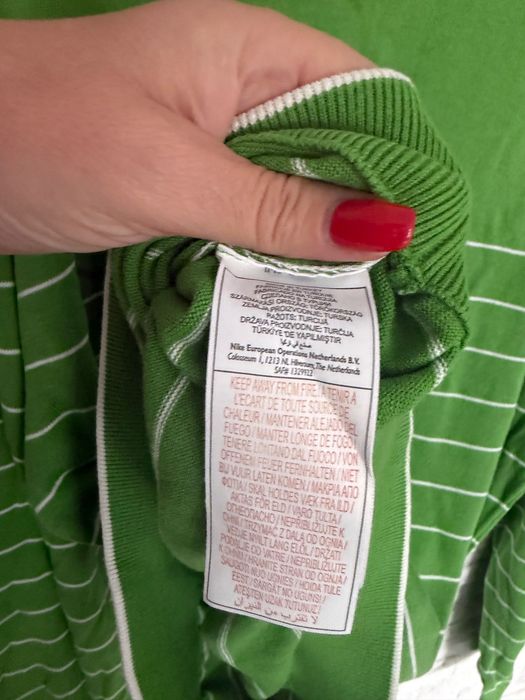 Sweter zielony Nike