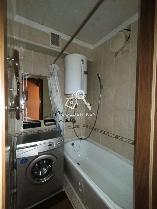 Продаж 2-кімнатної квартири на Космонавтів