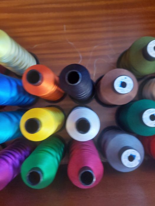 Linhas para bordar à máquina