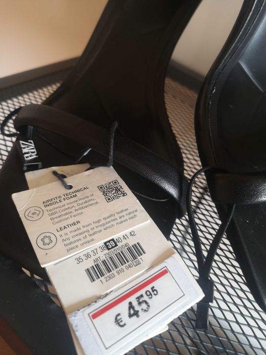 Vendo Sandália e bermuda zara,  nunca usado,  ganhei mais não serviu.