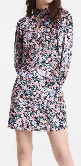 Sukienka welurowa w kwiaty Reserved rozmS