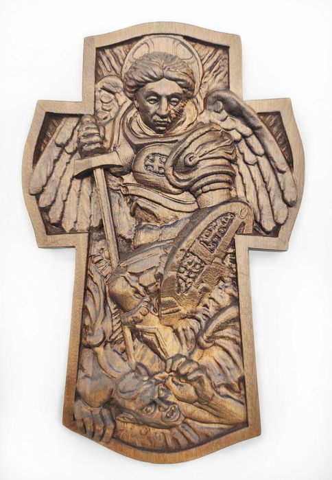 Sw.Michał Archanioł Drewniany krzyż, rzeźba.