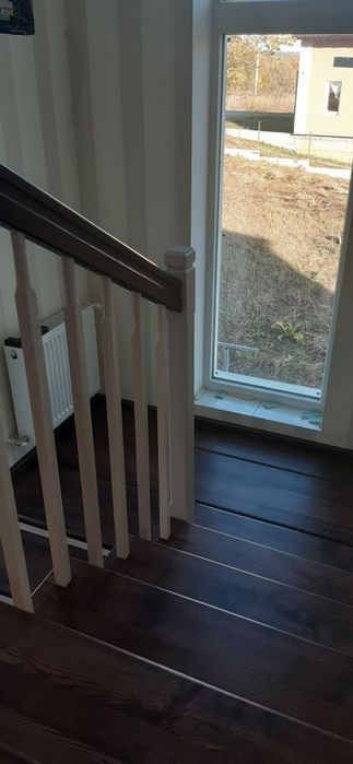 Сходи / Лестница.