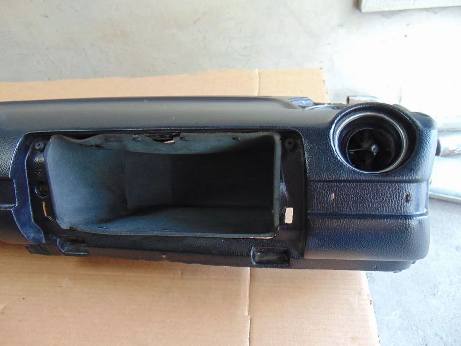 Mercedes W123 tablier usado em bom estado