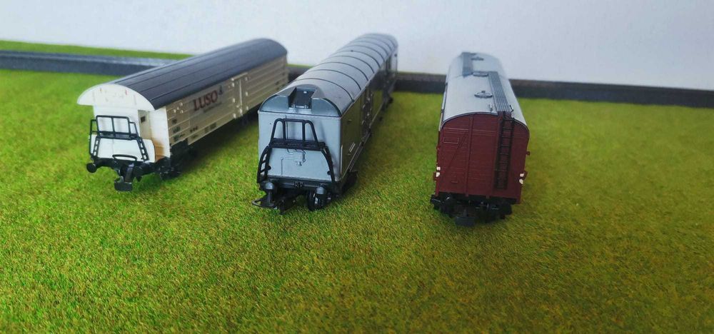 Comboio Vagoes fechados ho 1:87 lima e Piko