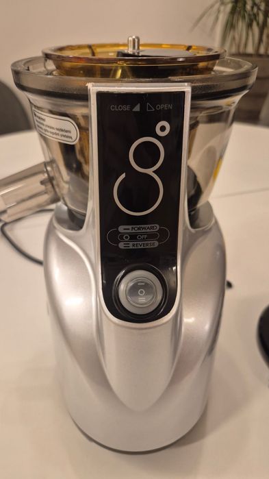 Soko wyciskarka Kuvings NS-120CEM (BSC)