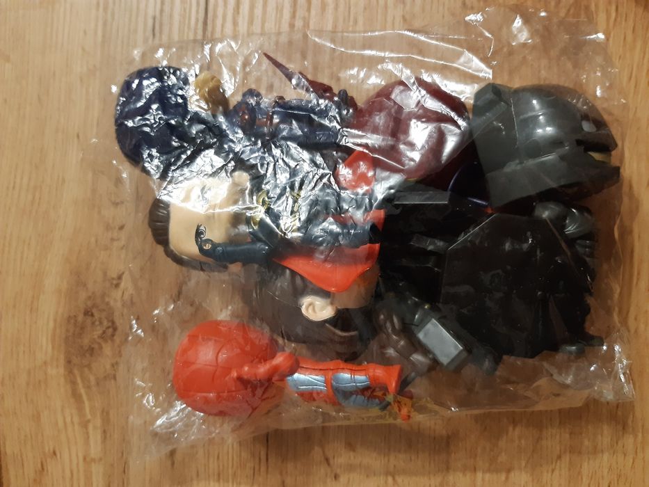 Zestaw 6szt. Figurki marvel avengers kolekcjonerskie na tort, nowe
