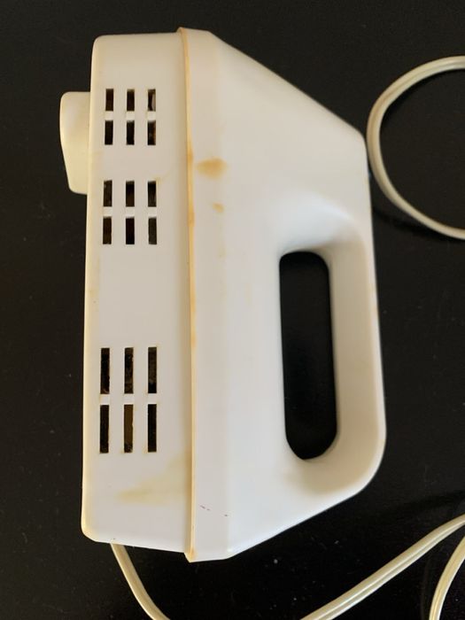 Электрический миксер с насадками