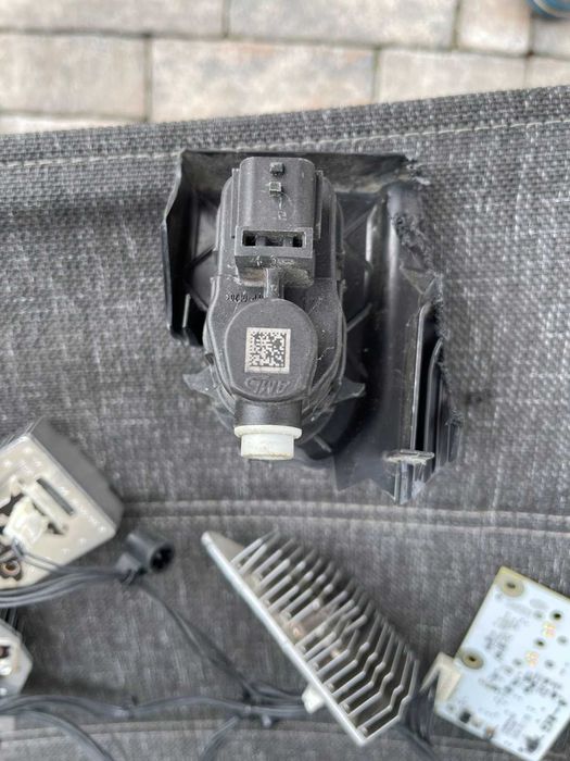 Запчастини для фари на  RENAULT TRAFIC FULL LED