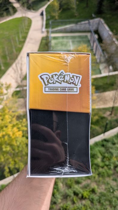 Pokémon TCG: 30th Celebration Elite Trainer Box