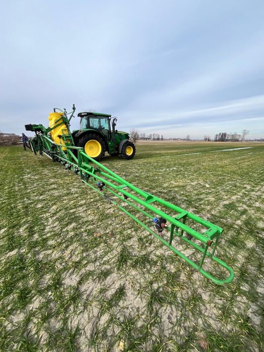 Opryskiwacz John Deere 512 *18 metrów*