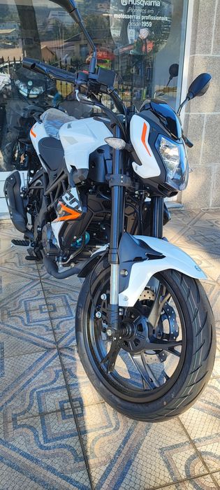 Benelli BN 125 - Sem Juros