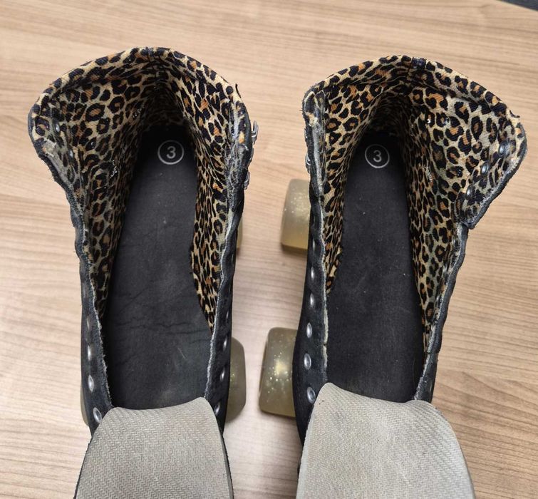 Wrotki Moxi Panther Black Suede rozm. US 3