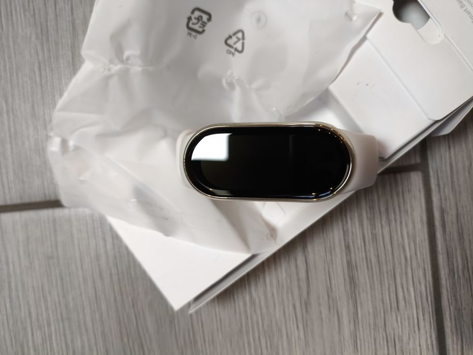 Xiaomi Mi Smart Band 8 złota
