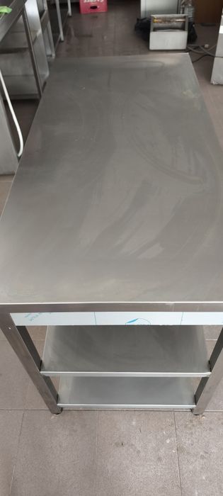 Bancada Inox Profissional com 2 Prateleiras – Estado Impecável