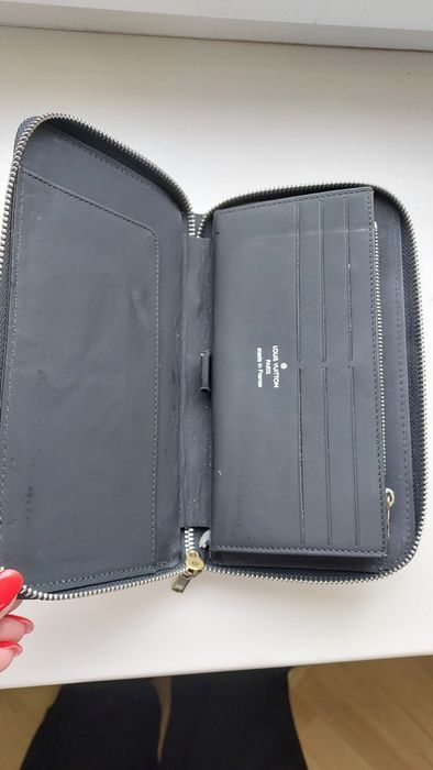 Продам кошелёк Louis Vuitton  б/у