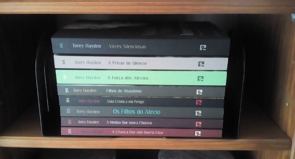 Porta-livros muito originais (base antiderrapante)