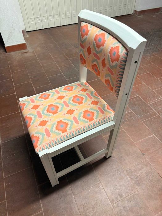 Cadeira de quarto estofada