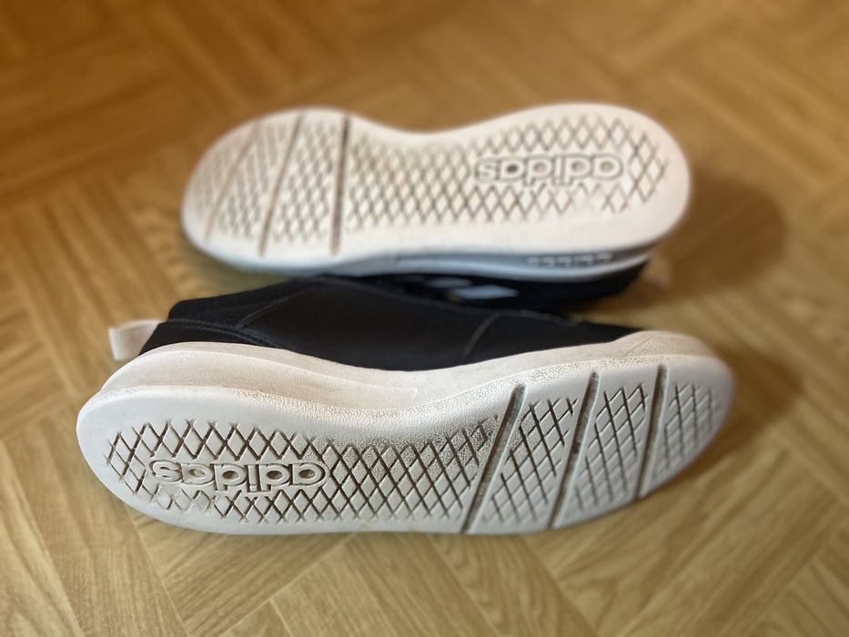 Adidas кроси 38 розмір