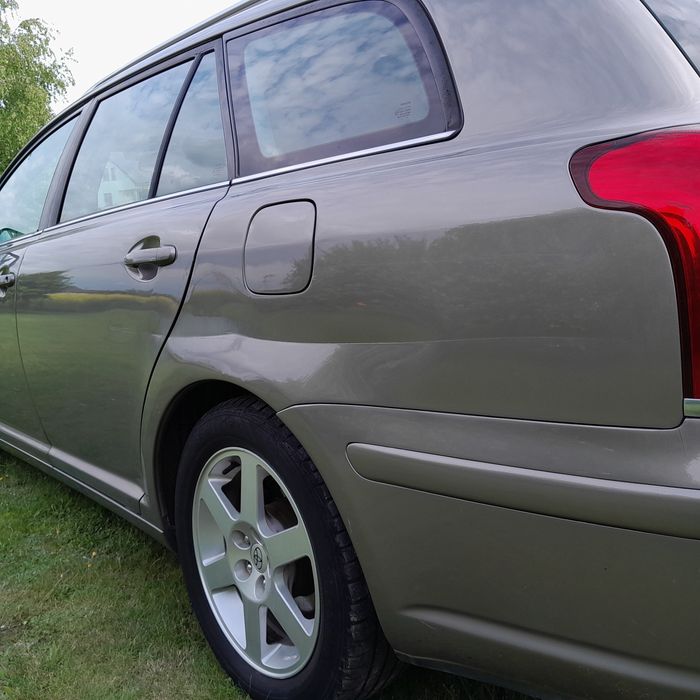 Toyota Avensis 1.8 benzyna +LPG  2007r