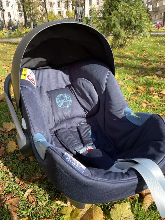 Автокрісло Cybex Aton M