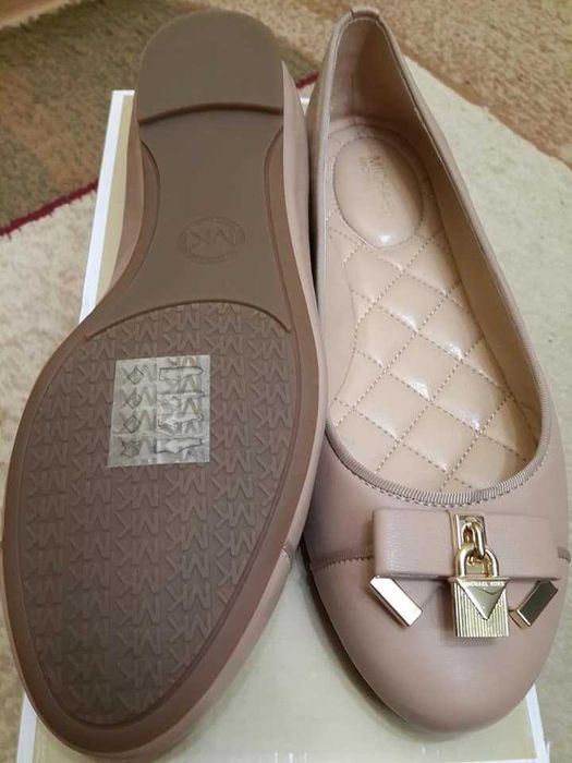 Балетки Michael Kors
Оригинал. Размер 6,5 американский.