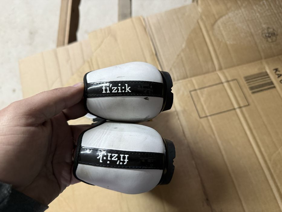 Sapatos Fisik como novos