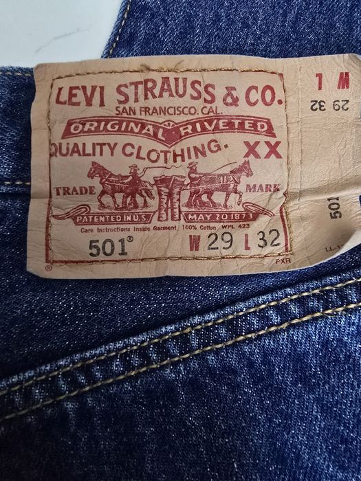 Продам джинсы Levi's