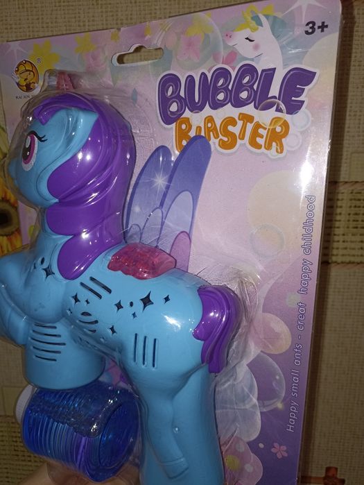 Мильні бульбашки поні єдиноріг з крилами світло